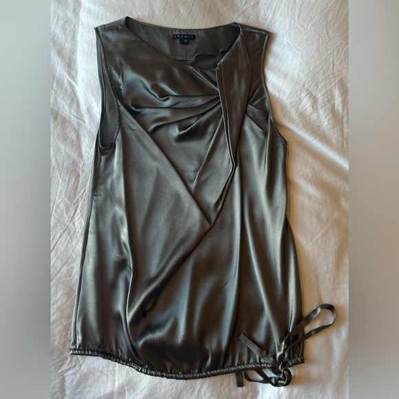 Theory silk gray metallic blouse. Size S. Excellent condition - Picture 3 of 7
